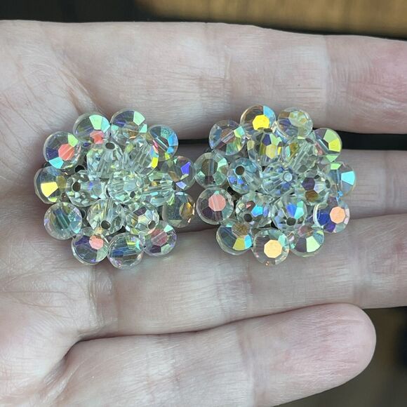 Vintage AB Bead Cluster Clip Earrings Metal hand-wired Iridescent Shiny Bright - Picture 5 of 7